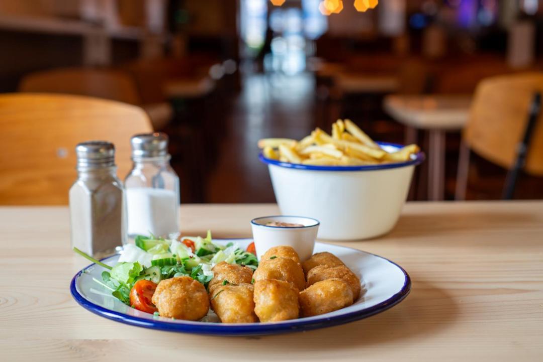 Hampton Hotel & Restaurant Llandrindod Wells Bagian luar foto